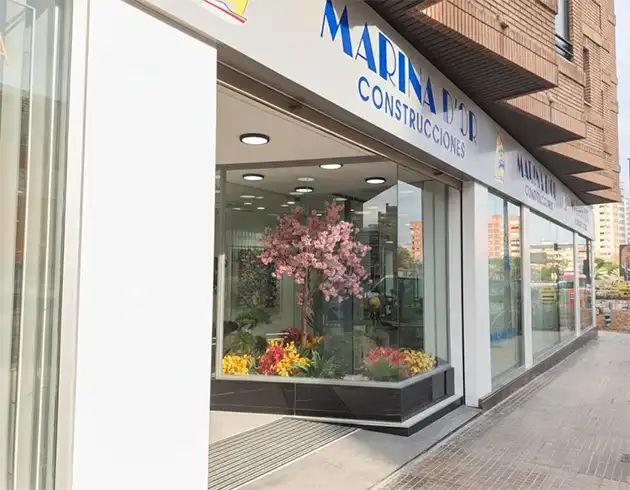 ofis-marina-dor-stroitelstvo-valensiya Фасада на офисите на Marina d'Or Construcciones във Валенсия.